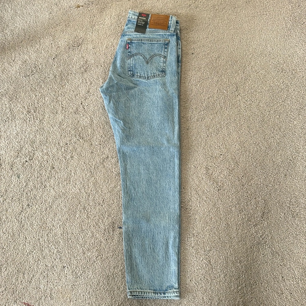 Levi’s Wedgie